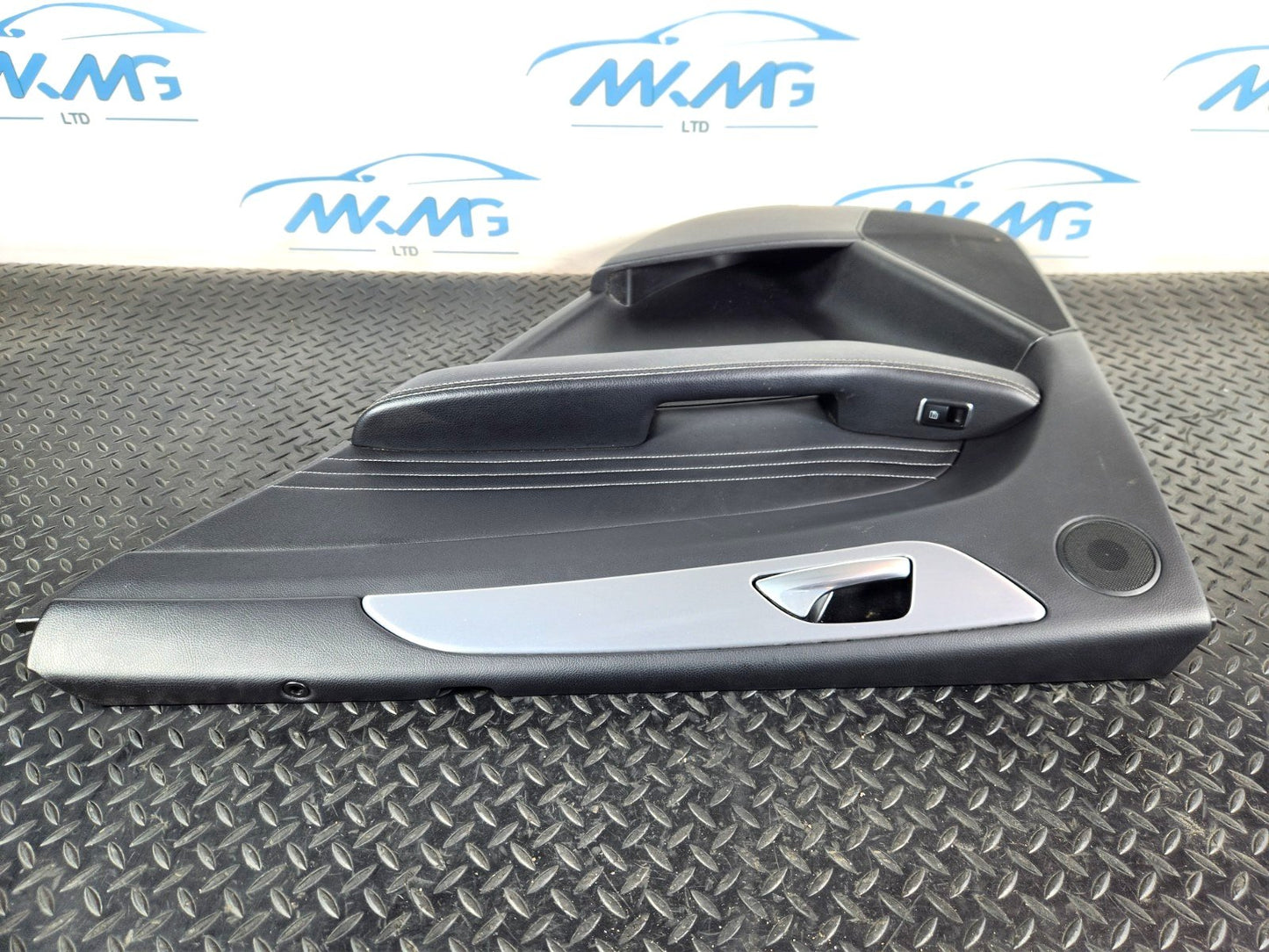 11-19 MERCEDES BENZ ML W166 GENUINE REAR RIGHT O/S/R BLACK LEATHER DOOR CARD