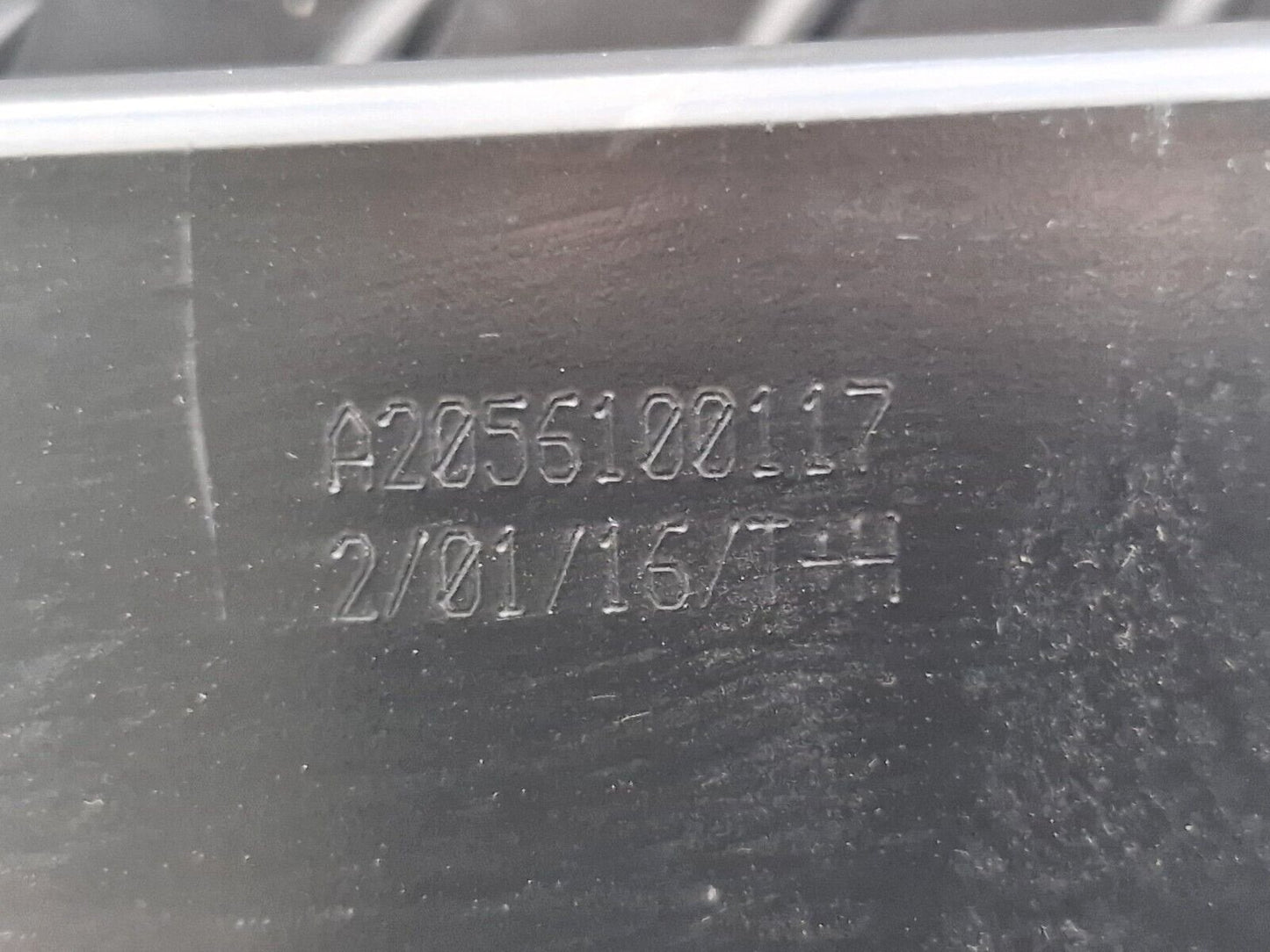 14-21 MERCEDES BENZ C CLASS W205 GENUINE BATERY COMPARTMENT BRACKET A2056100117