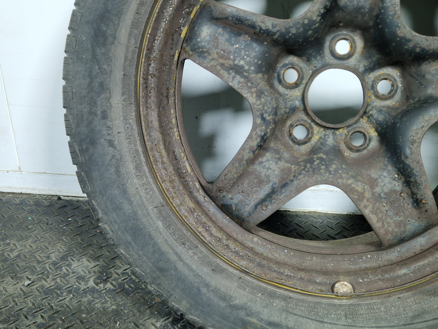 Ford C-Max MK1 17" Alloy Wheel with Tyre 4mm 225/55/17