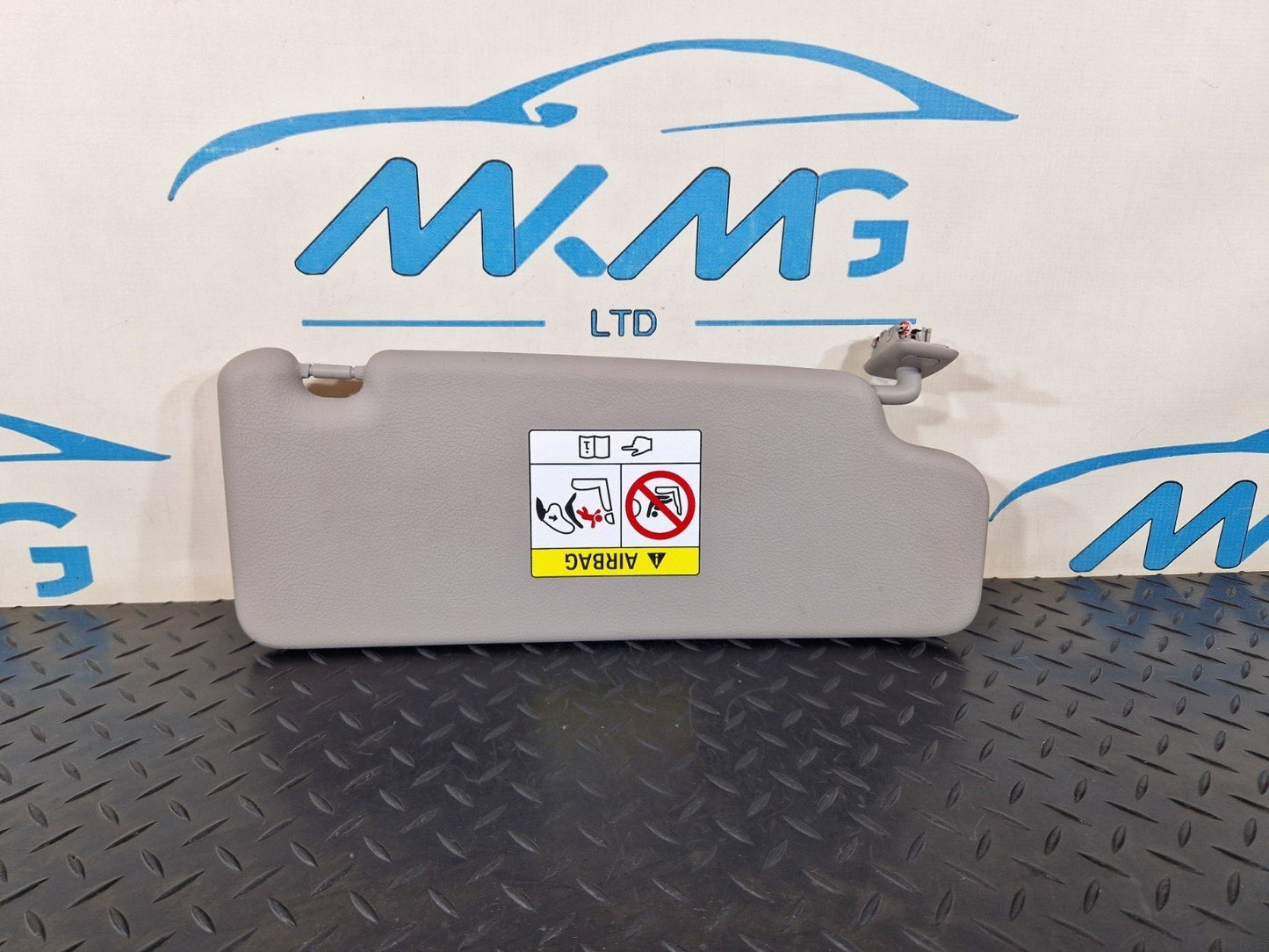 16-22 BMW X1 F48 GENUINE SUN VISOR LEFT PASSENGER SIDE IN GREY 7452561