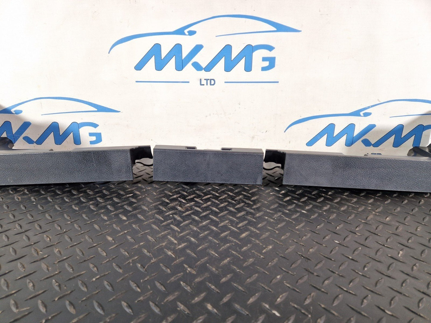 19-ON MERCEDES BENZ B CLASS W247 TAILGATE BOOT TRUNK FLOOR BRACKET A2476806403