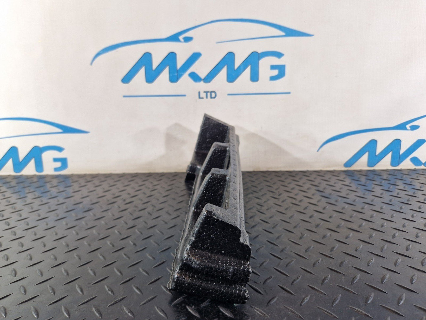 11-19 MERCEDES BENZ ML W166 REAR RIGHT O/S FLOOR BRACING A1666841037