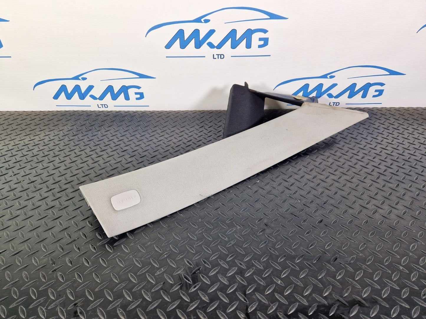 14-23 MERCEDES BENZ VITO W447 OEM FRONT RIGHT A-PILLAR COVER TRIM A4476904325