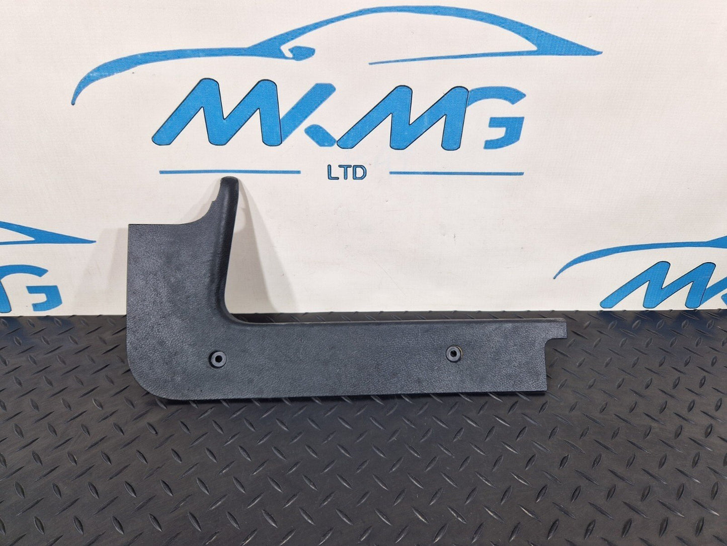 18-ON MERCEDES SPRINTER W907 W910 FRONT RIGHT DOOR ENTRANCE TRIM A9106863400