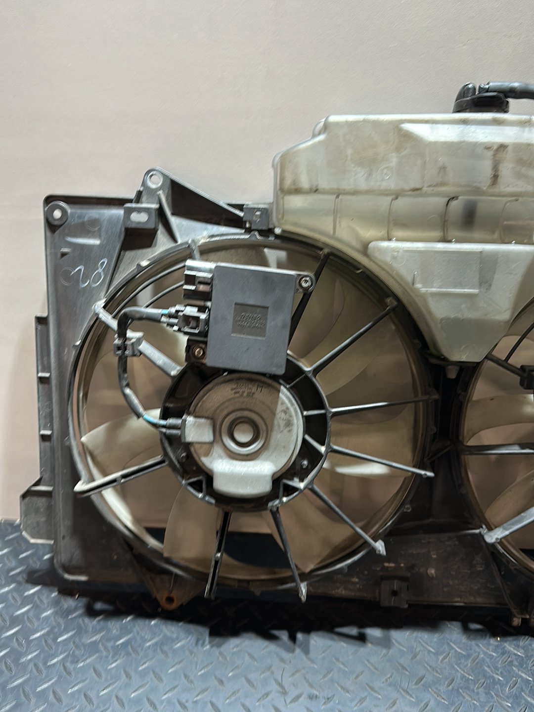 Mazda 6 MK3 (GJ) Saloon Denso Cooling Radiator Fan Housing 268000-7081