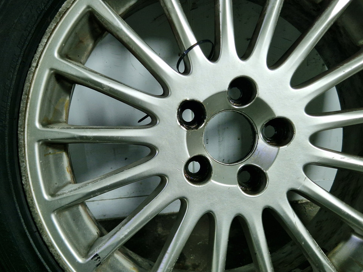 Volvo S60 MK1 17" Alloy Wheel with Tyre 225/45/17 ~4mm 8623719
