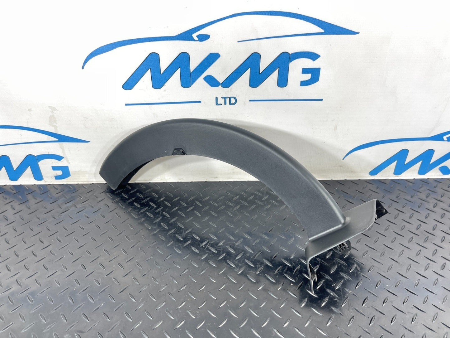 20-ON BMW 2 SERIES GRAN COUPE M-SPORT F44 Rear Tailgate Left Hinge Trim 7477419