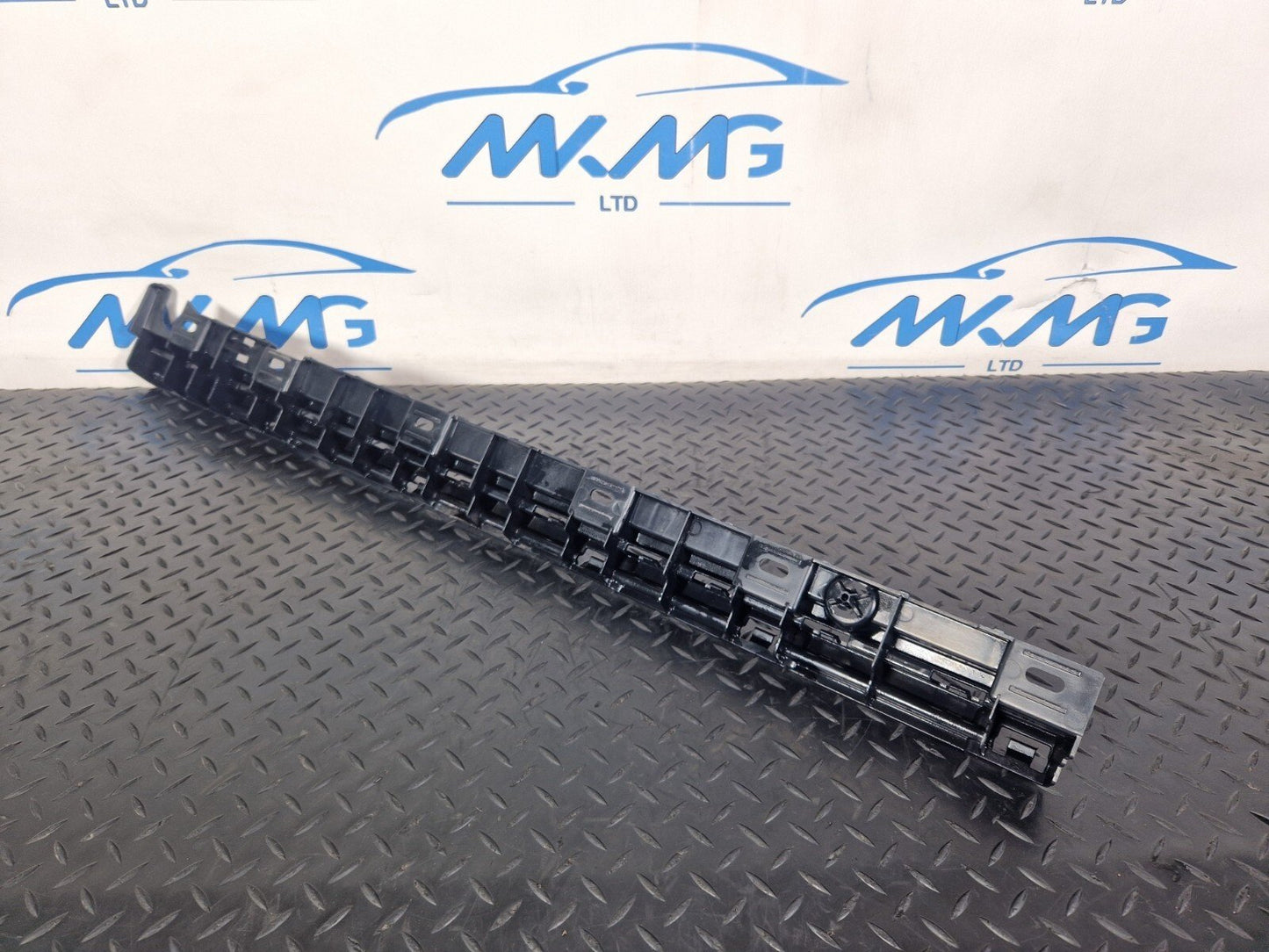 11-18 BMW 6 SERIES F06 SIDESKIRT BRACKET FRONT DRIVER RIGHT SIDE 7276348