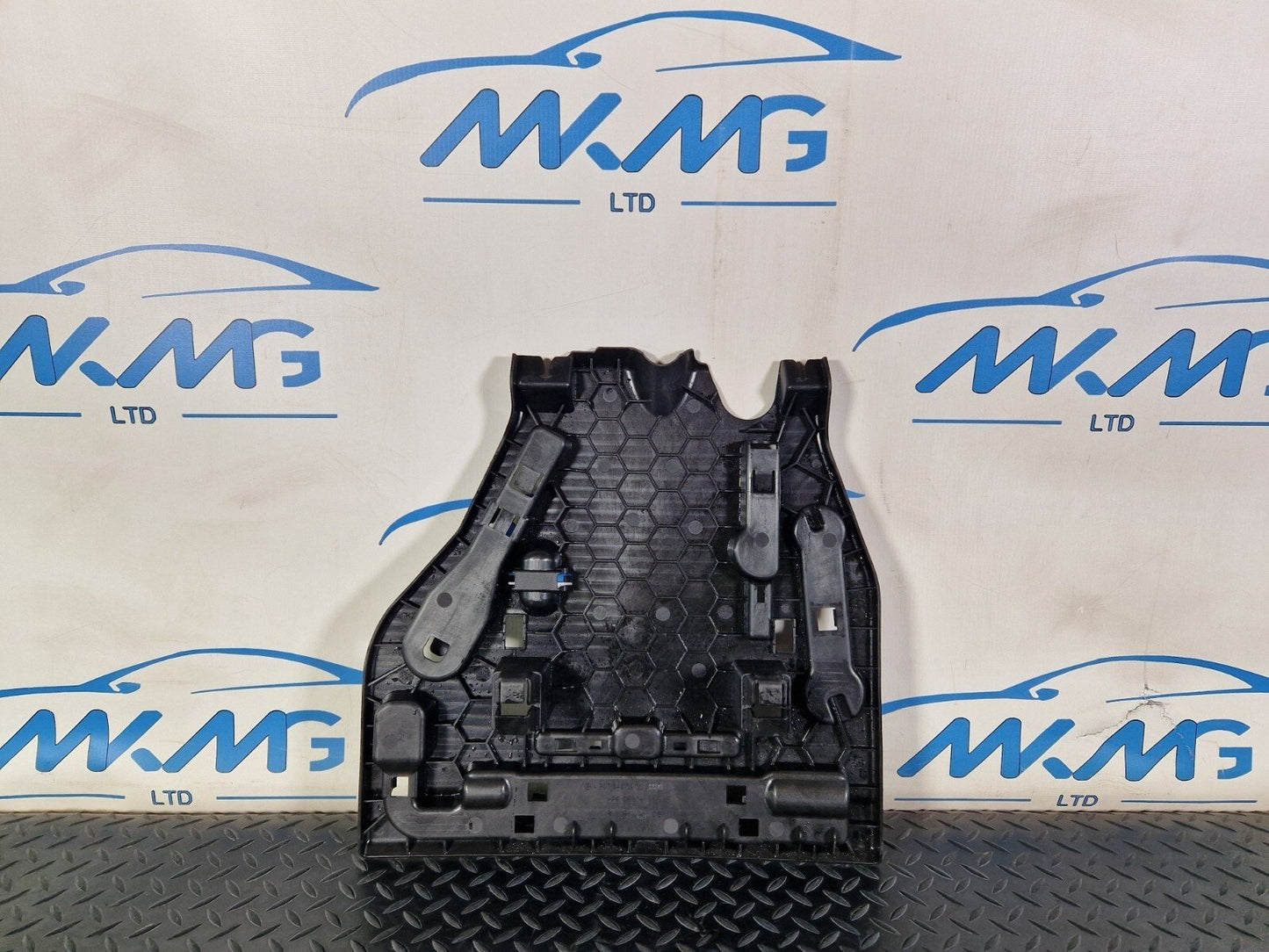 18-ON MERCEDES BENZ SPRINTER W907 OEM STORAGE COMPARTMENT A9075460900