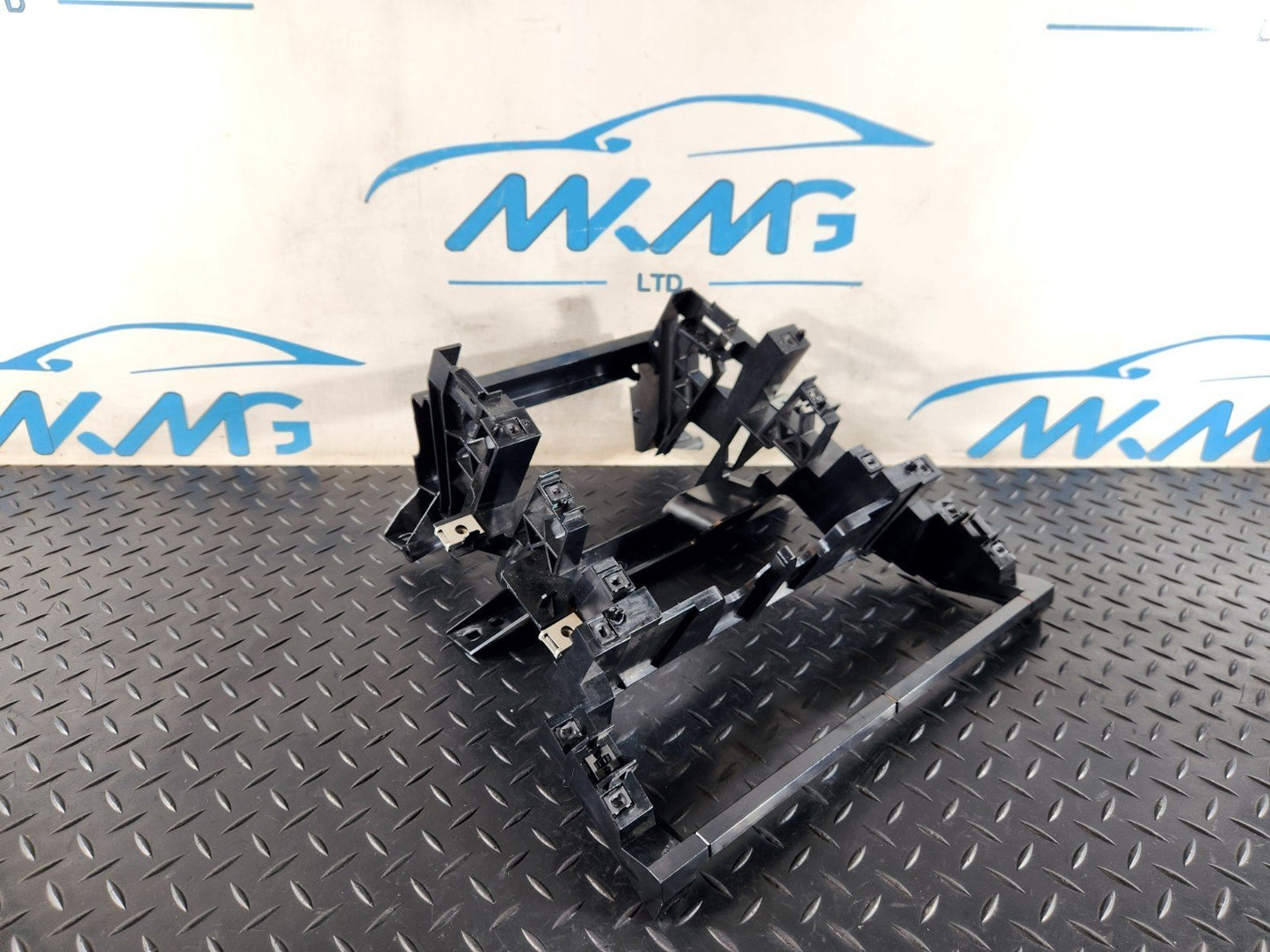 13-23 RANGE ROVER SPORT L494  CENTRE CONSOLE BRACKET MOUNT DK62-04268-A