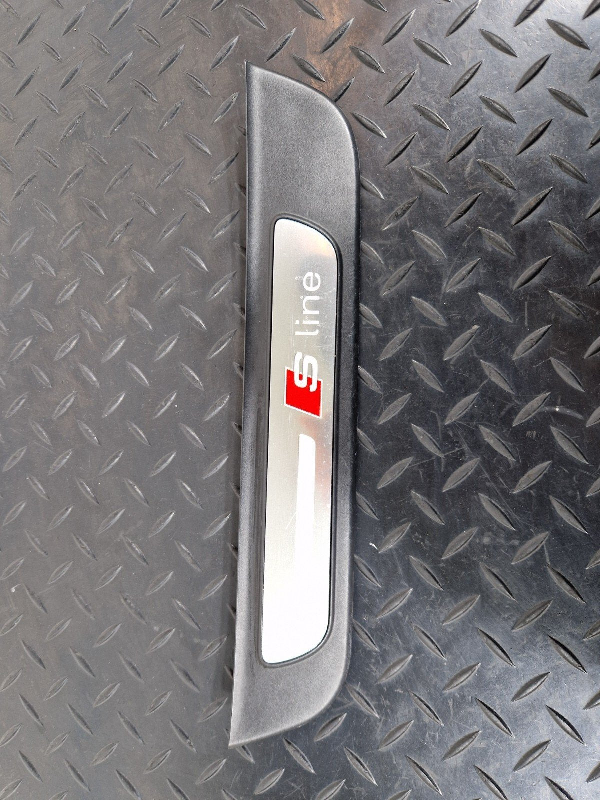10-18 AUDI A7 4G S-LINE GENUINE OEM REAR LEFT DOOR SILL TRIM 4G8853375