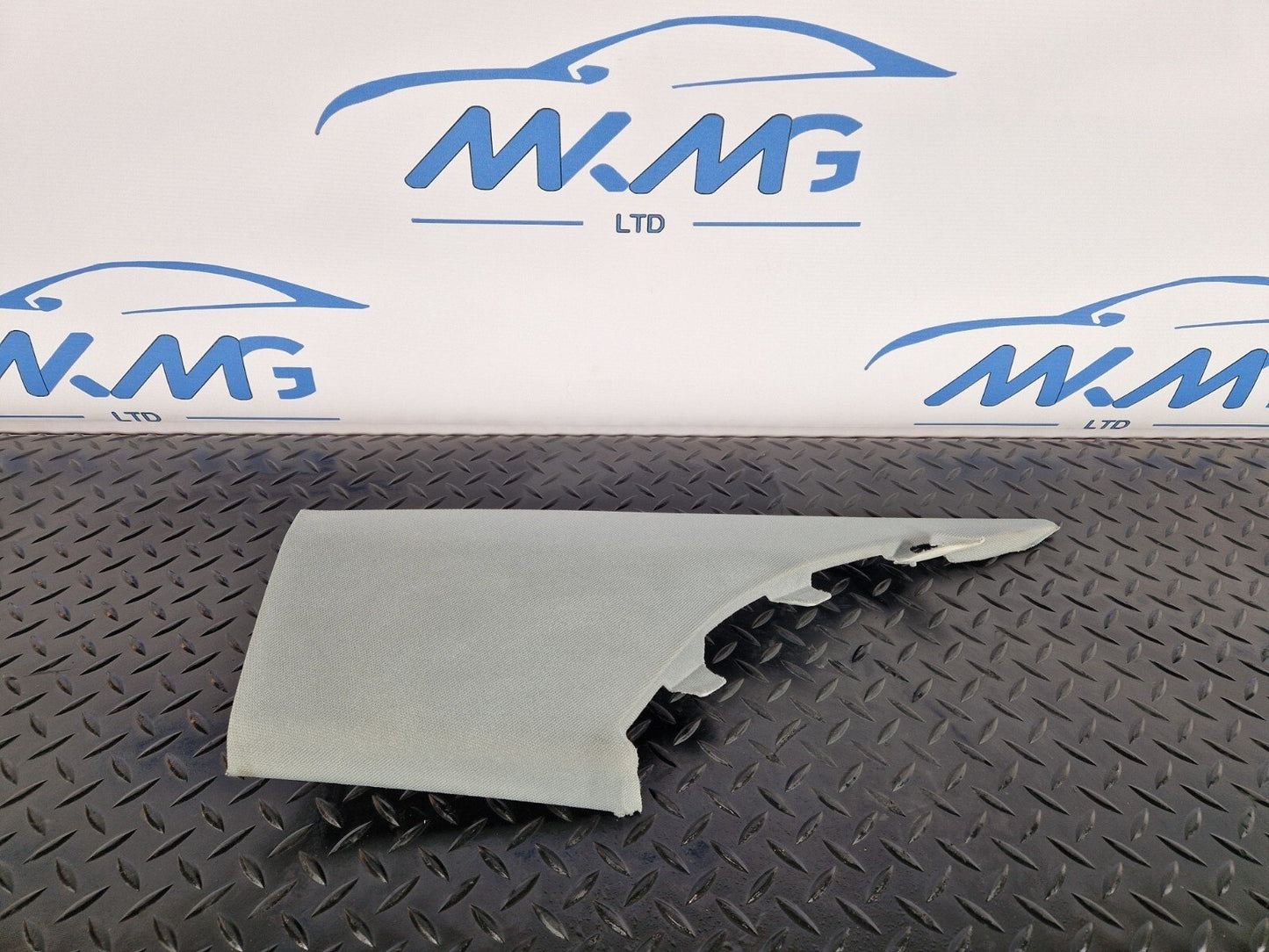 16-19 AUDI A4 B9 SALOON GENUINE REAR RIGHT O/S C-PILLAR TRIM COVER 8W5867246