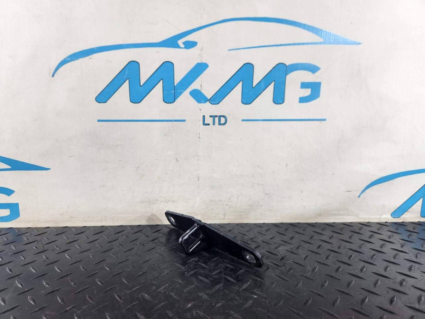 Range Rover Evoque L551 Tailgate Boot Lid Striker Catch Plate HK83-404B12-AB