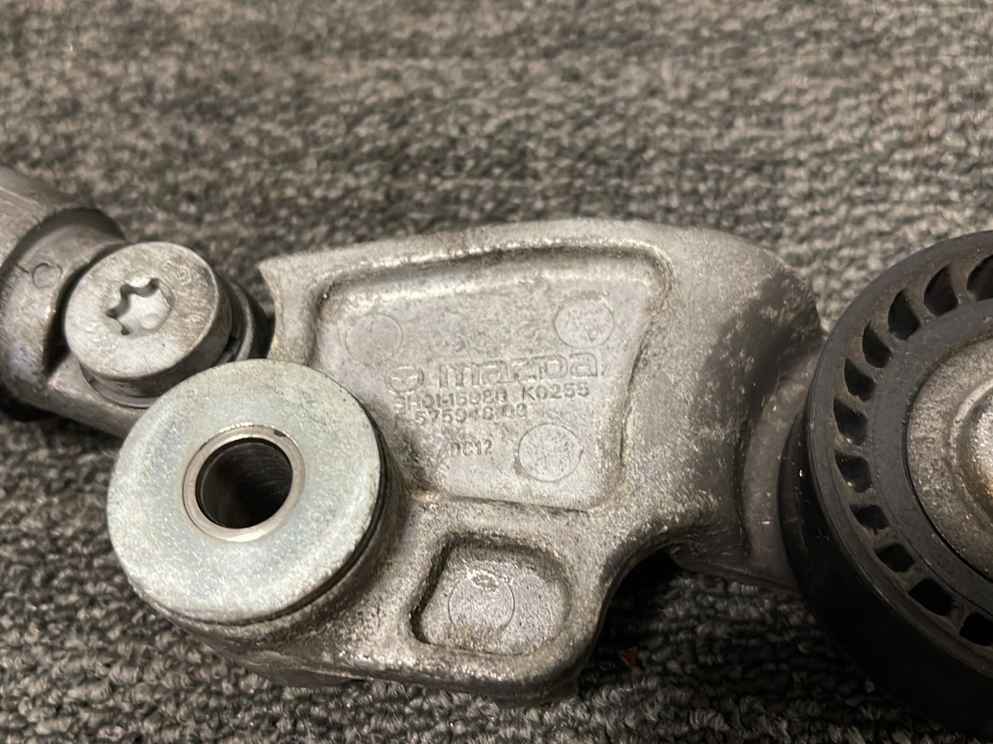 Mazda 6 MK3 (GJ) Saloon 2.2L Diesel Genuine Drive Belt Tensioner SH01-15980