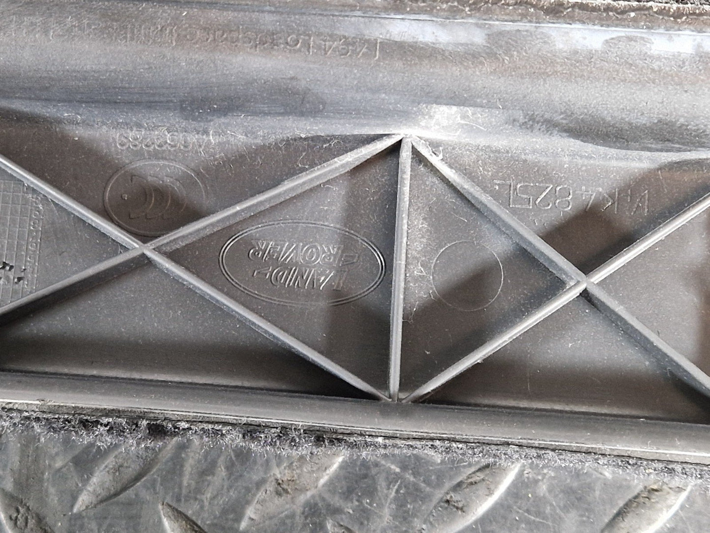 13-23 RANGE ROVER SPORT L494 GENUINE LOADSPACE INFILL PANEL DK62-46067-A