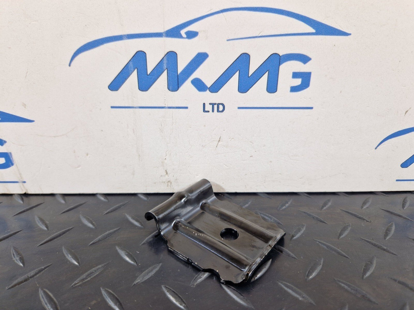 16-19 AUDI A4 B9 GENUINE OEM BATTERY CLAMP 8W0803123