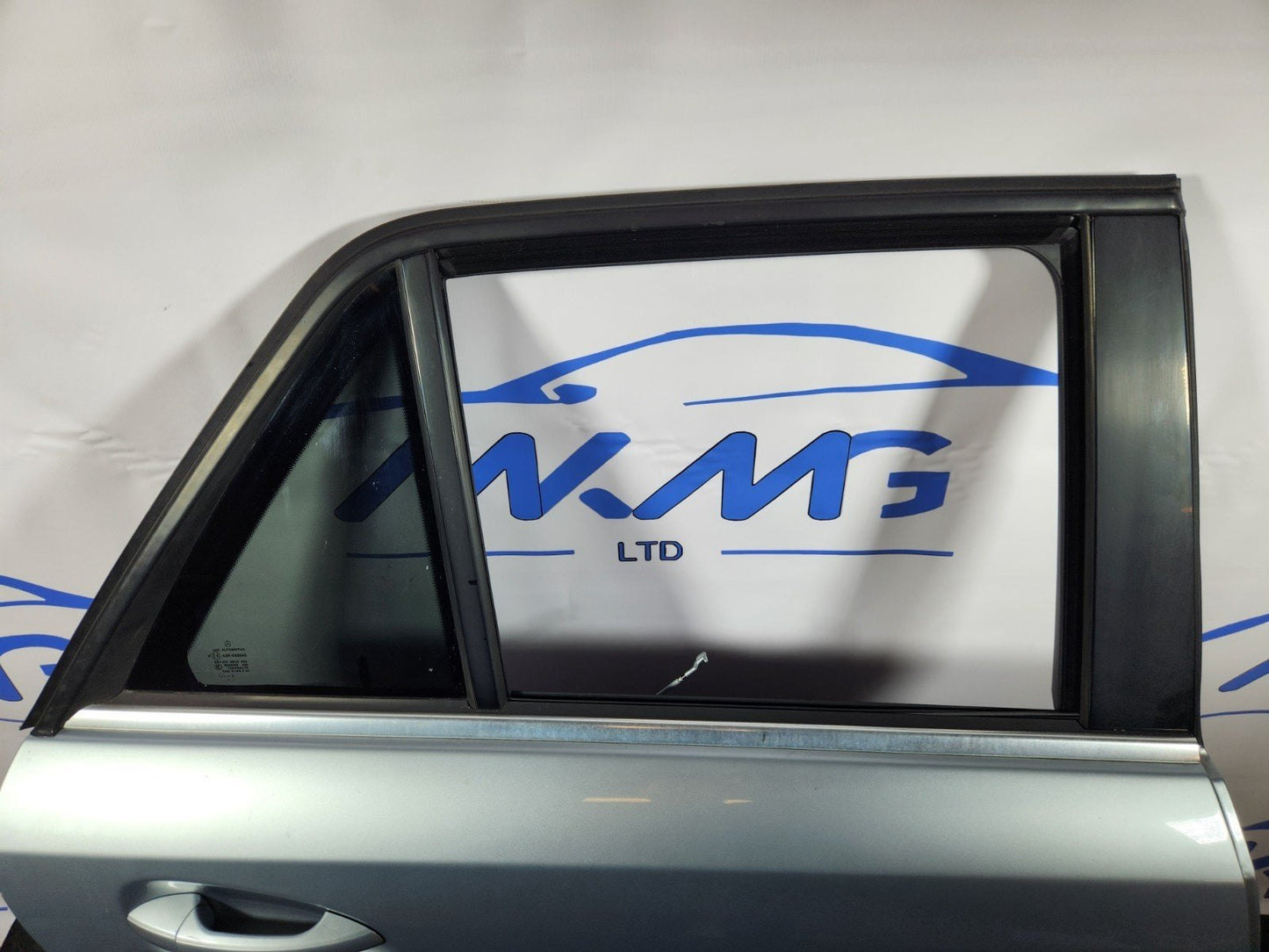 11-19 MERCEDES BENZ ML W166 GENUINE REAR RIGHT O/S/R COMPLETE DOOR IN SILVER 988