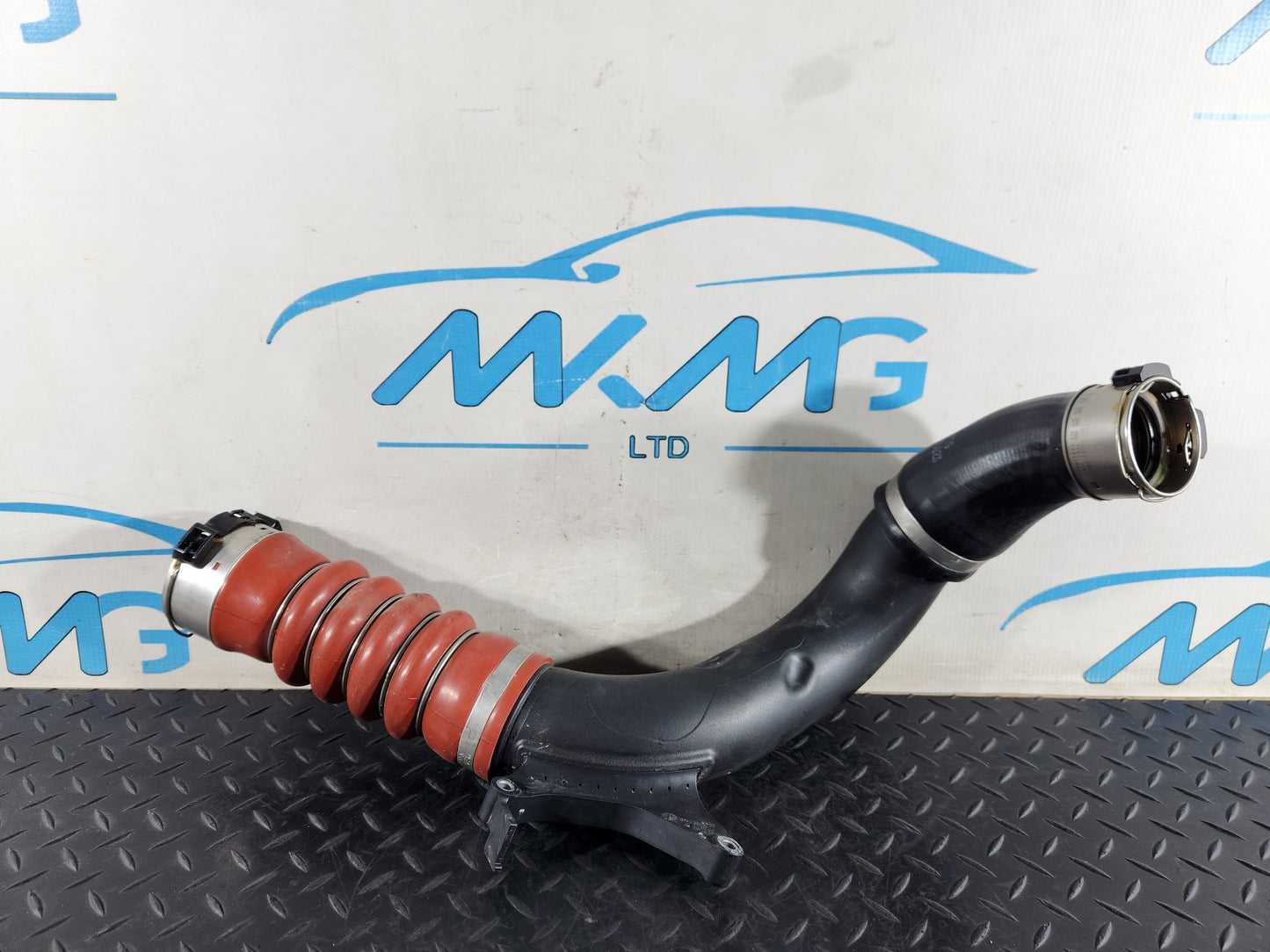 BMW 118i F40 Hatchback Genuine Heat Exchanger Turbo Intercooler Hose 9452508