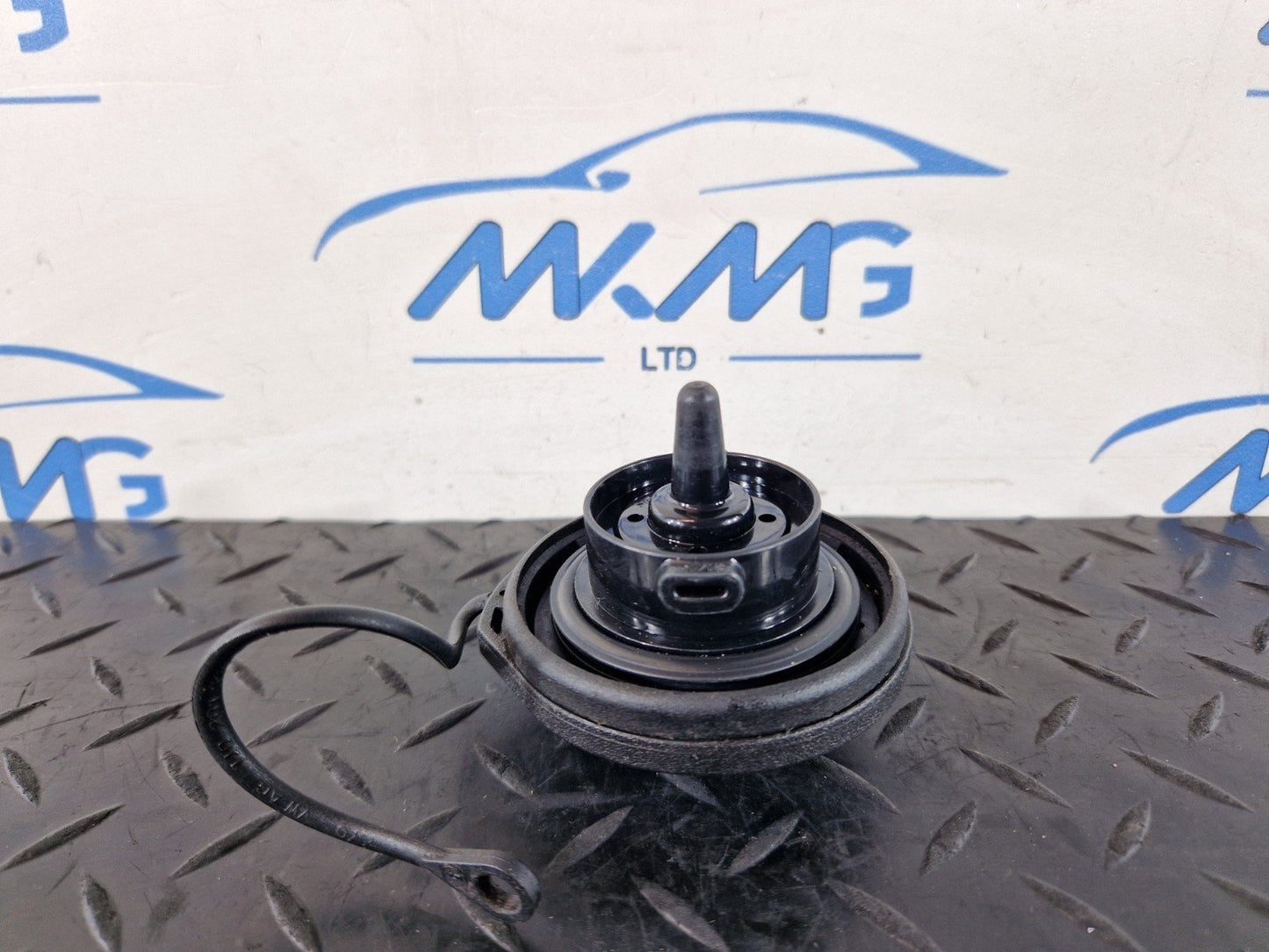 16-20 AUDI Q7 4M GENUINE DIESEL TANK FILLING CAP KN0201553D