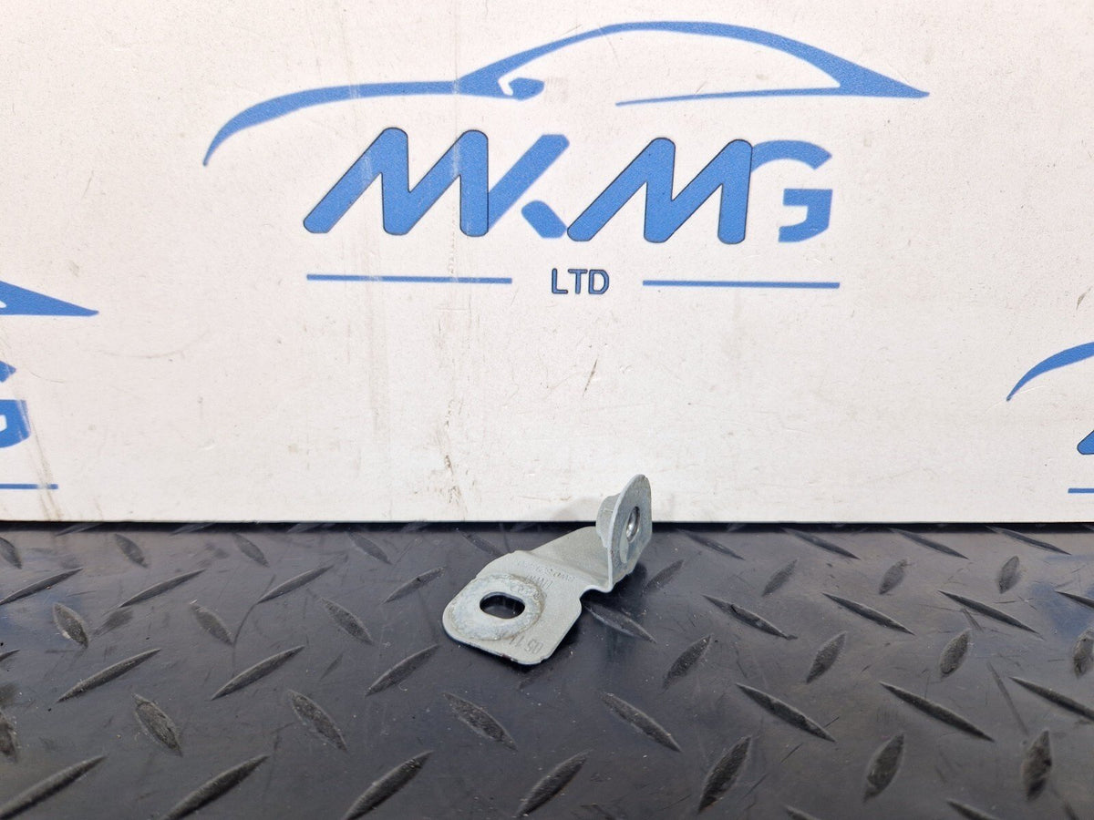 Audi A4 B9 front right wing bracket 8W0821470
