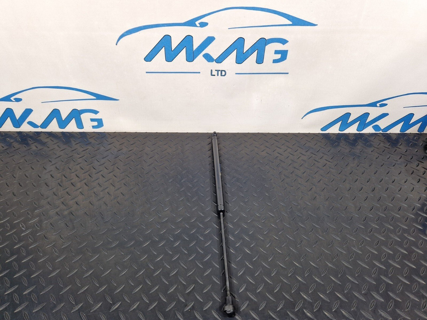 16-19 AUDI A4 B9 REAR BOOT LID STRUT 8W5827919