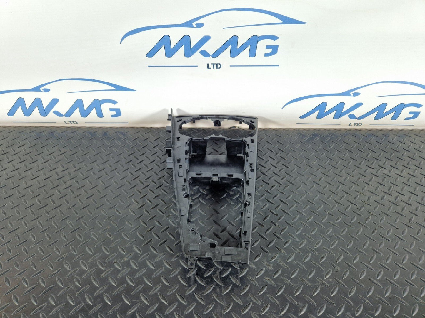 16-19 AUDI A4 AVANT B9 S-LINE CENTRE CONSOLE TRIM 8W2864261A