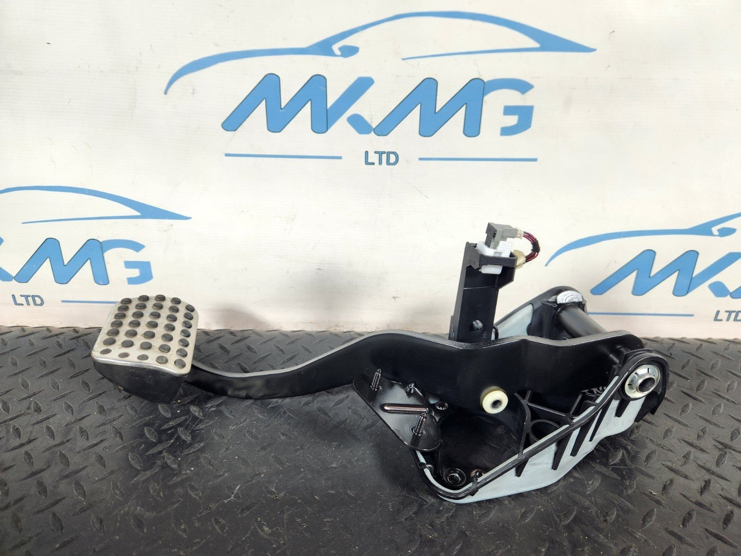 11-19 MERCEDES BENZ ML W166 GENUINE BRAKE PEDAL ASSEMBLY A1662900301
