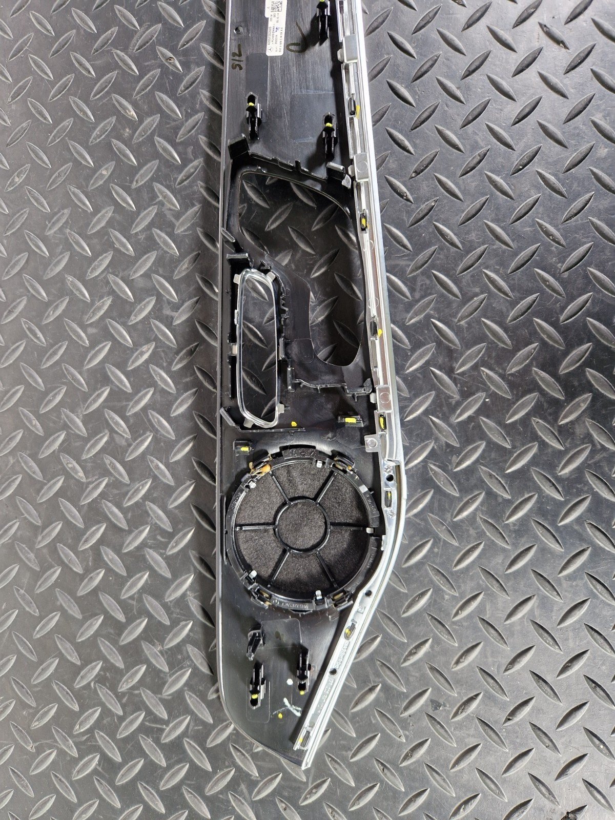 14-20 MERCEDES BENZ GLA 200 X156 OEM TRIM STRIP A2057205309
