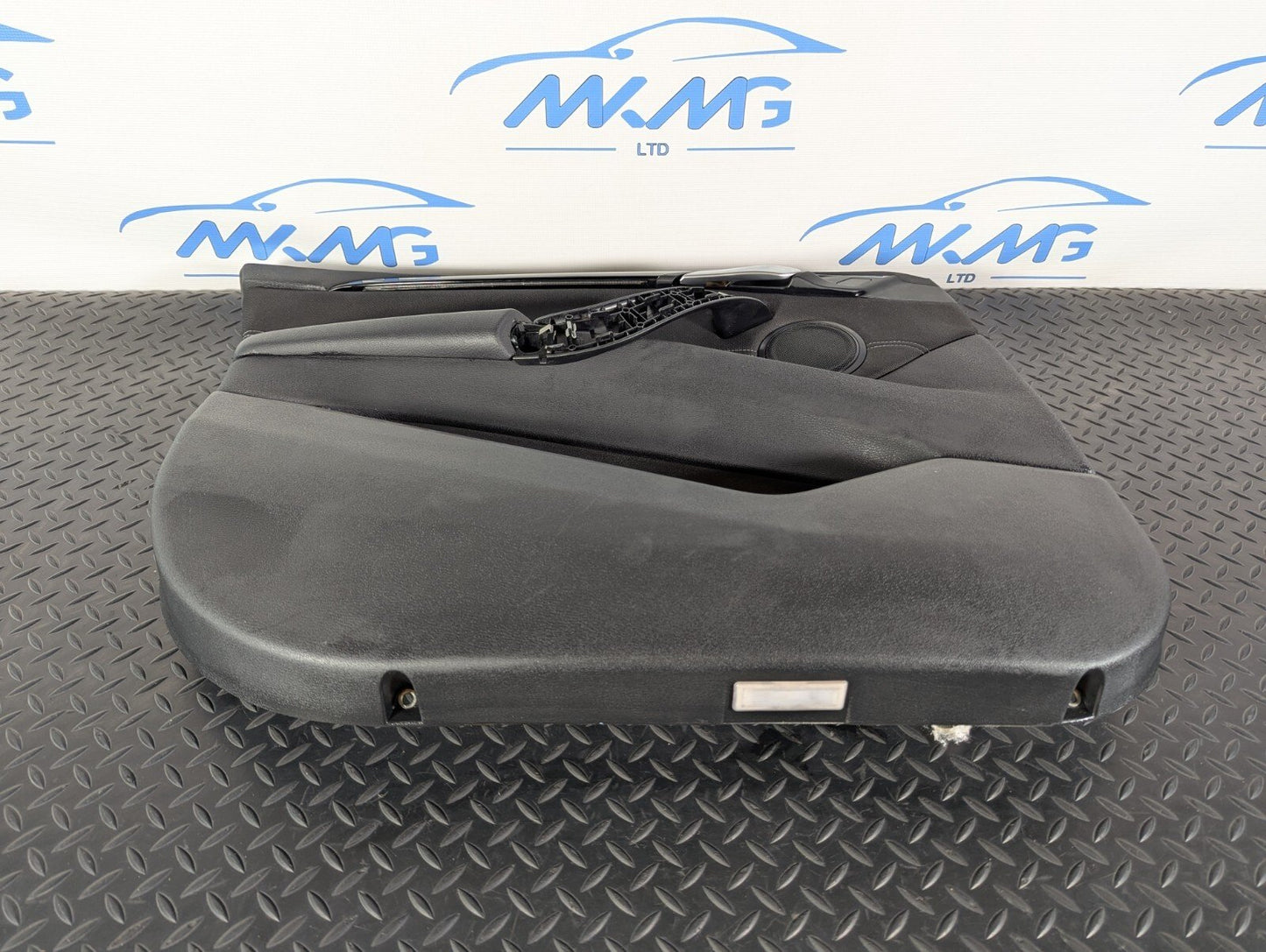 16-22 BMW X1 F48 FRONT PASSENGER SIDE DOOR CARD PANEL IN BLACK