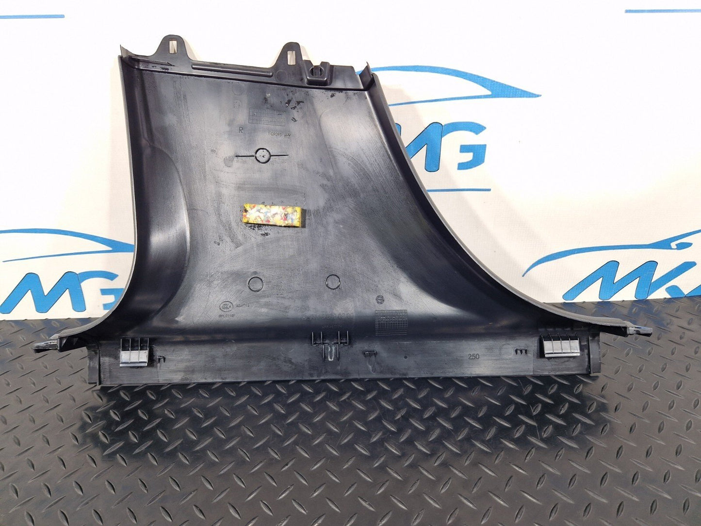 19-ON MERCEDES BENZ CLA C118 GENUINE RIGHT SIDE B PILLAR TRIM COVER A1186920200