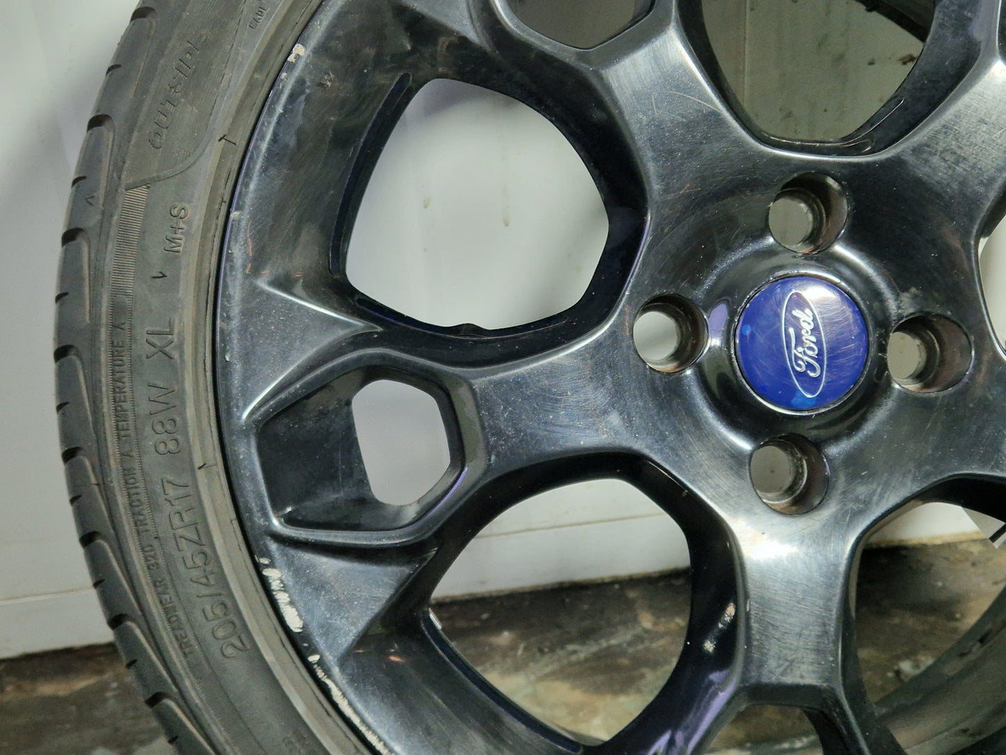 Ford Fiesta MK7 (B299) 17" Alloy Wheel with Tyre 205/45/17 ~6mm