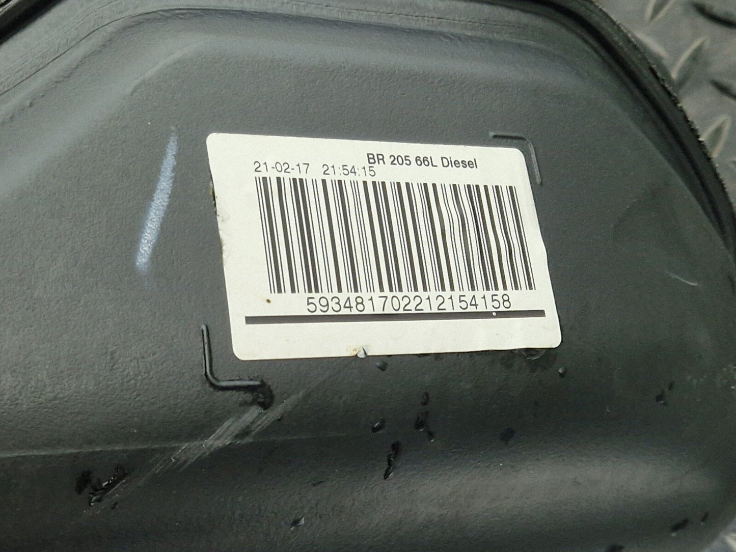 14-21 MERCEDES BENZ C-CLASS C200d W205 DIESEL FUEL TANK & PUMP A2054700501