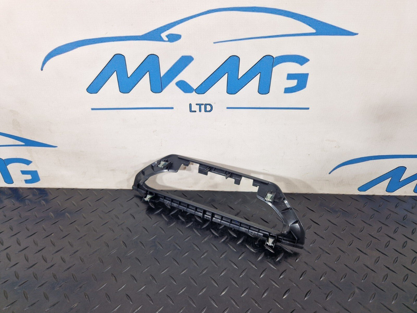16-22 BMW X1 F48 DASHBOARD SCREEN SURROUND TRIM 9353266