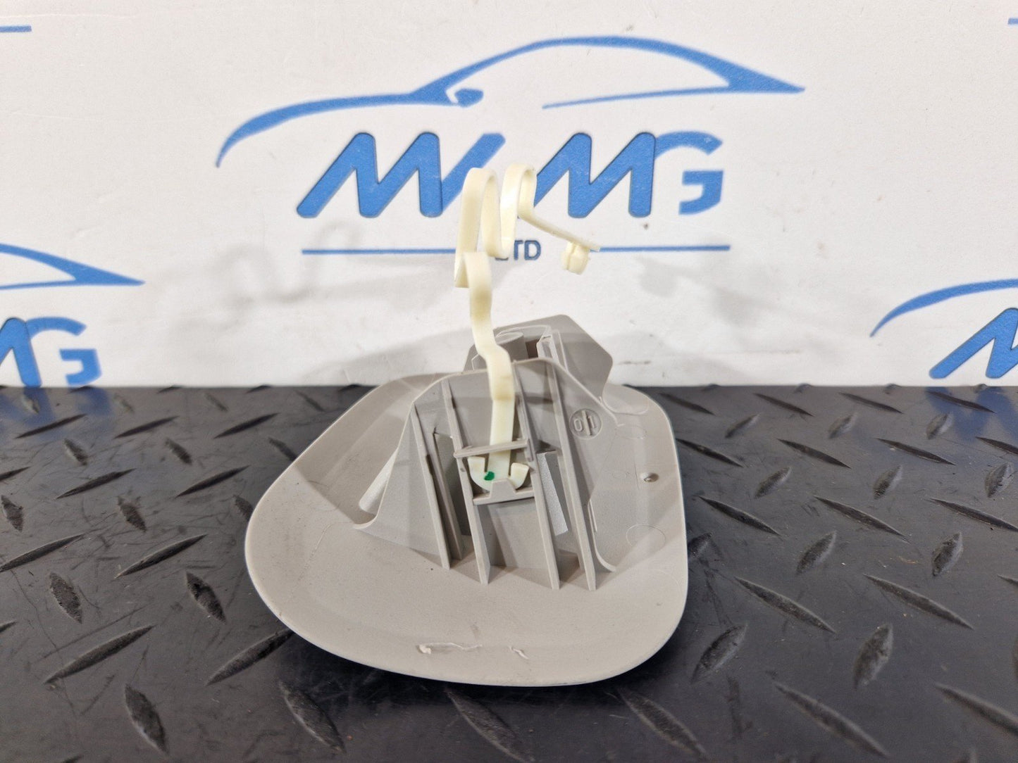 11-19 MERCEDES BENZ ML W166 GENUINE REAR LEFT N/S CLOTHES HANGER A1668100531