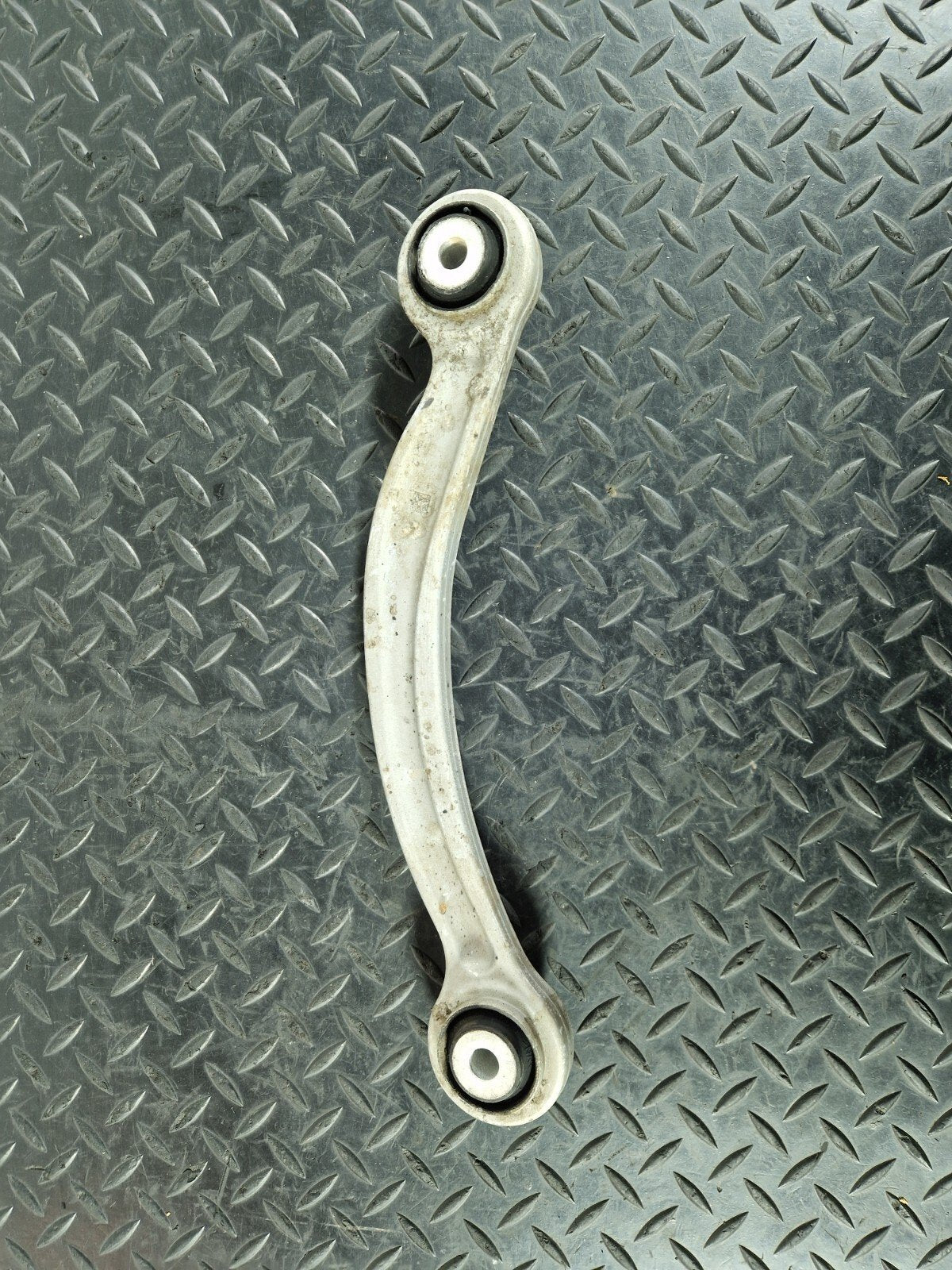 14-21 MERCEDES BENZ C200 W205 REAR RIGHT O/S WISHBONE CONTROL ARM A2043502206