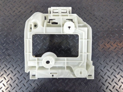20-24 BMW 1 SERIES F40 GENUINE CURRENT DISTIBUTOR BRACKET HOLDER TRAY 6837044