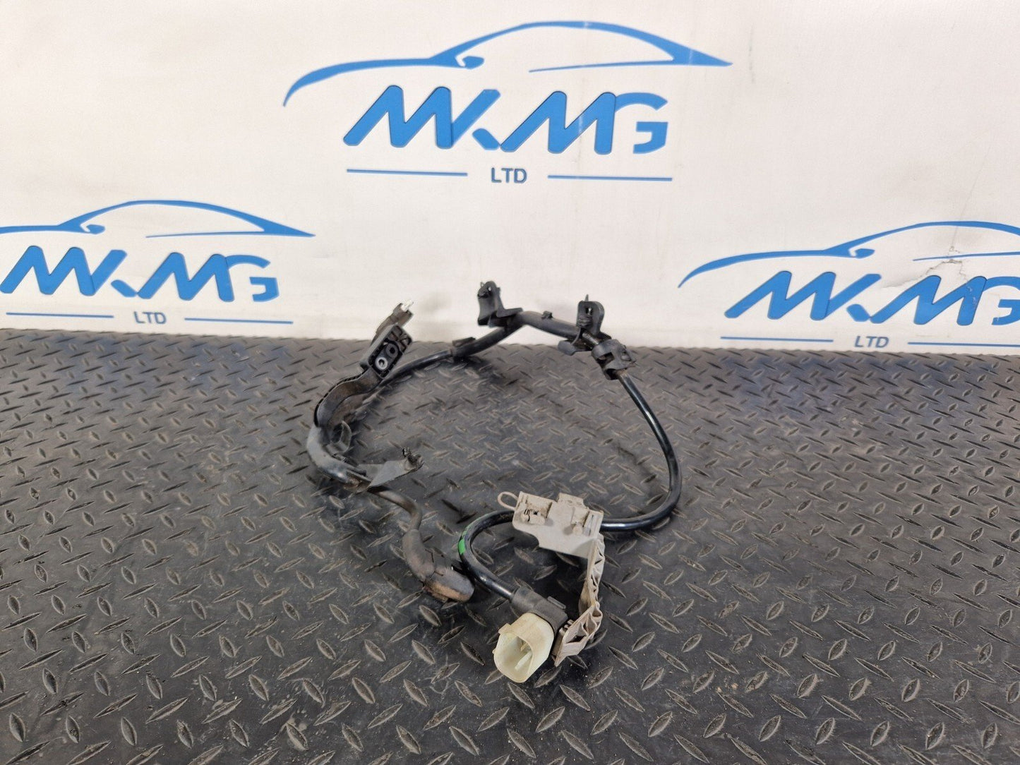 19-ON MERCEDES BENZ B CLASS W247 REAR RPM SPEED SENSOR WIRE HARNESS A2475400600
