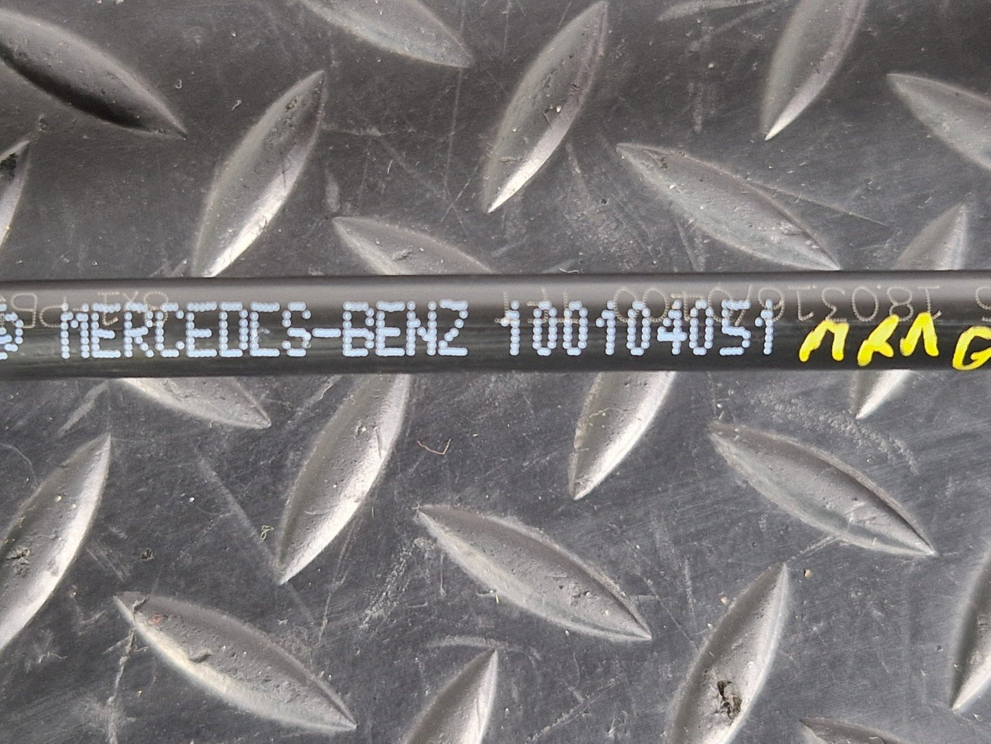 12-18 MERCEDES BENZ W176 GENUINE FUEL HOSE PIPE 100104051