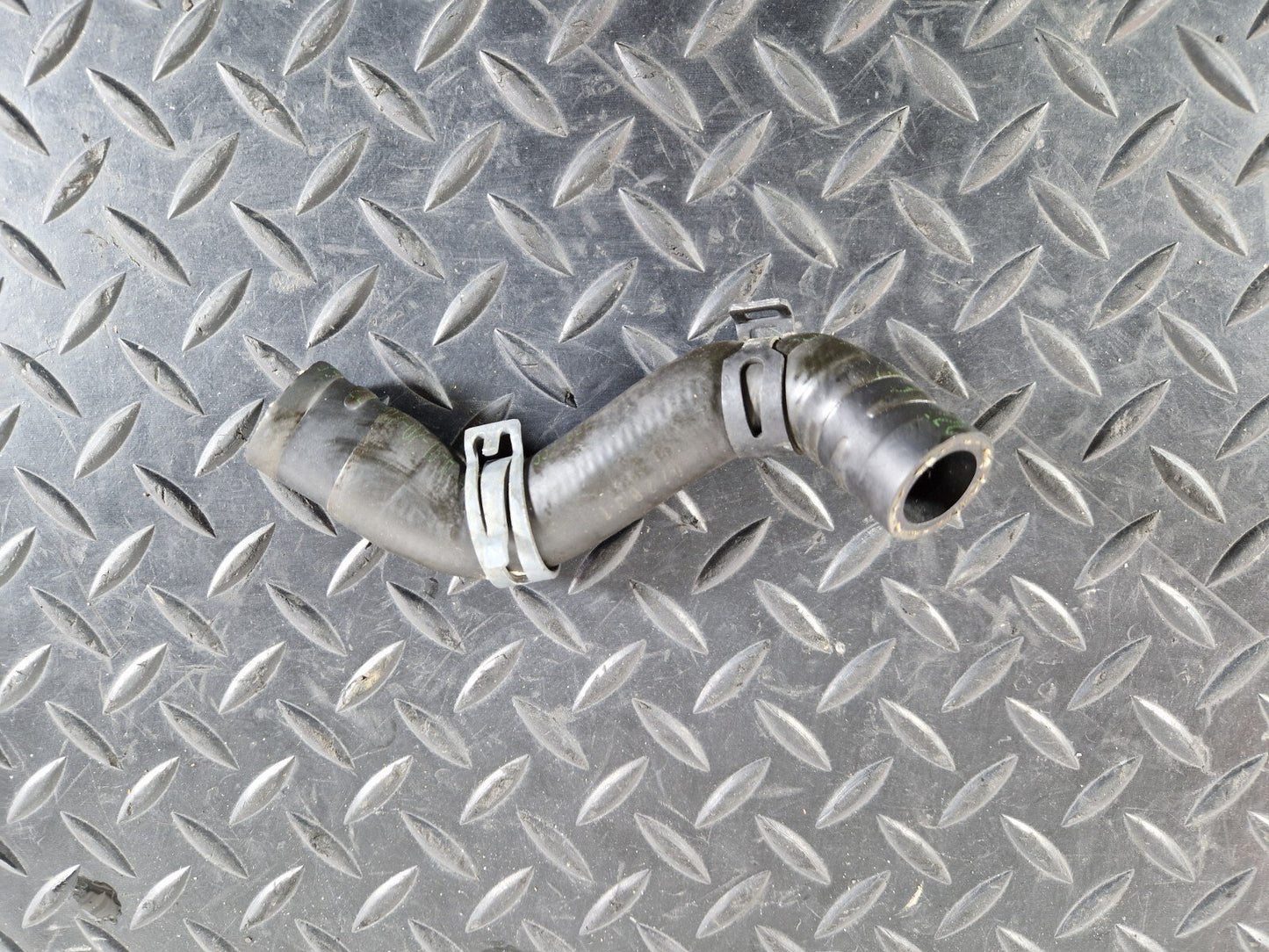 16-19 AUDI A4 AVANT B9 S-LINE OEM COOLANT HOSE PIPE 8W0819375E