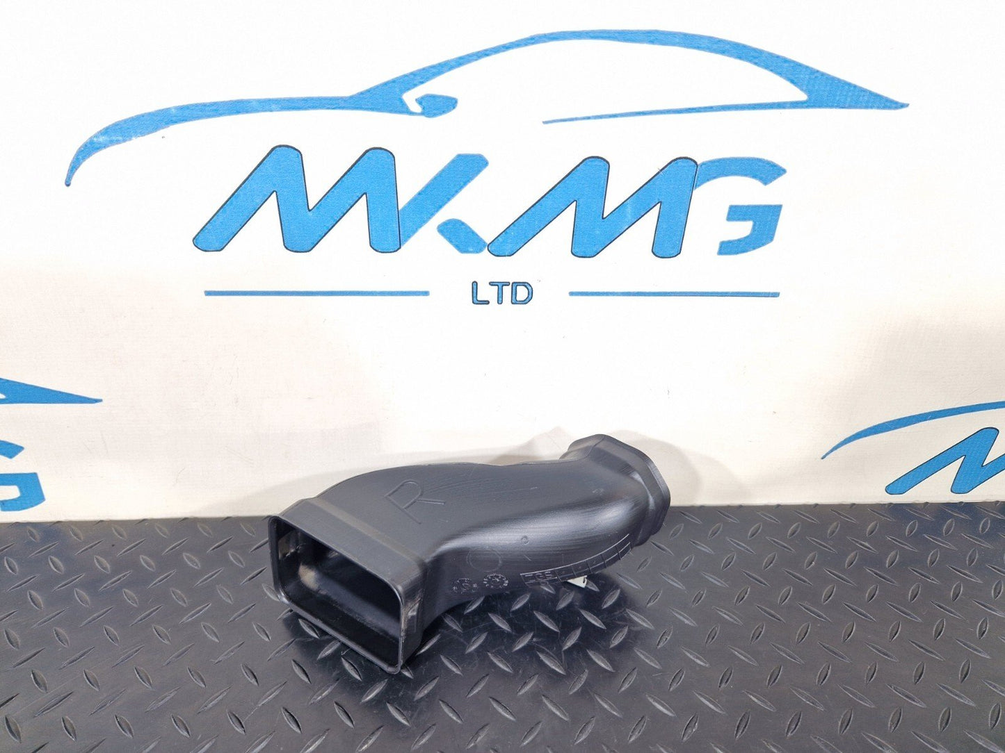 18-ON MERCEDES BENZ SPRINTER W907 RIGHT DRIVER SIDE AIR DUCT A9078304401