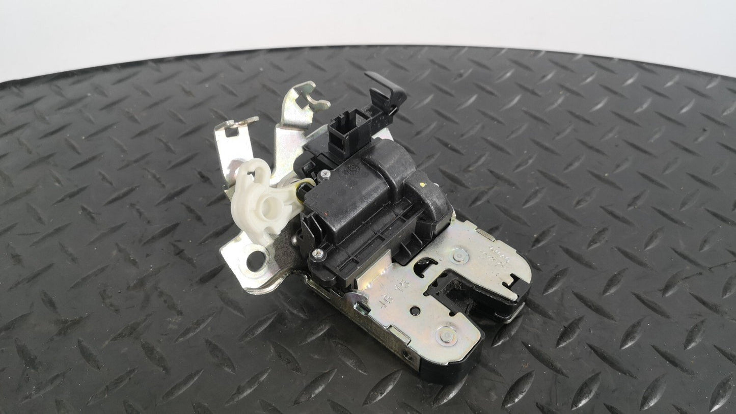 16-19 AUDI A4 B9 S-LINE SALOON GENUINE TAILGATE LOCK MECHANISM OEM 3G0827503A