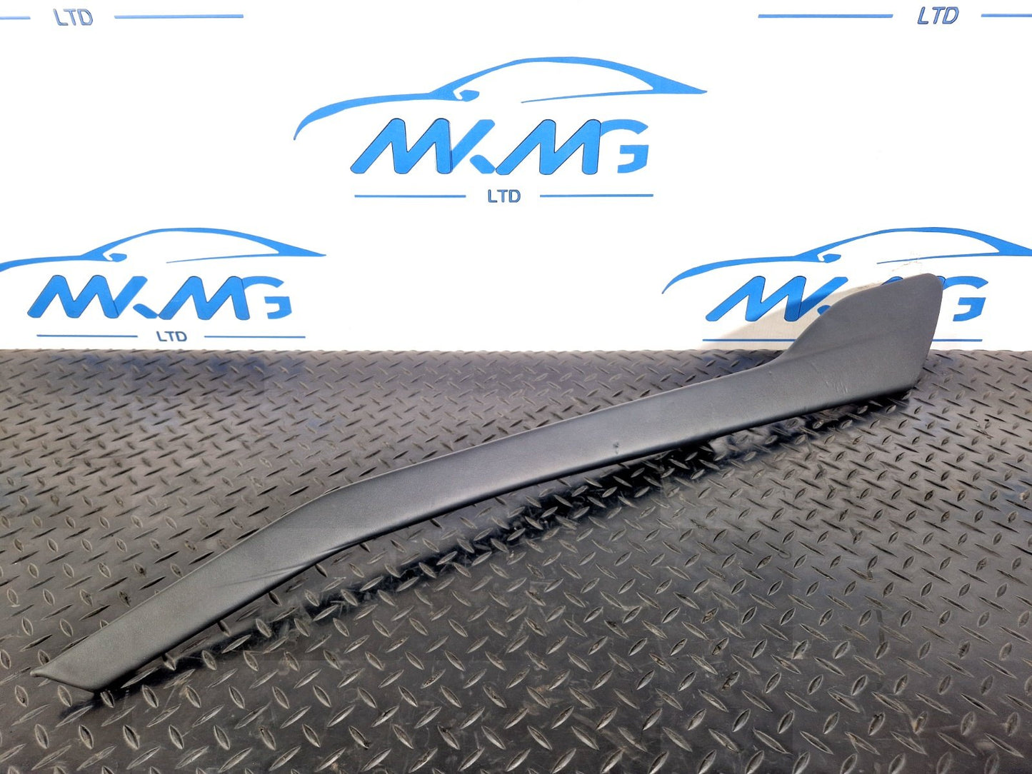 2019-ON  LAND ROVER DISCOVERY L550 LEFT N/S CENTRE CONSOLE TRIM LK72-044E04-B