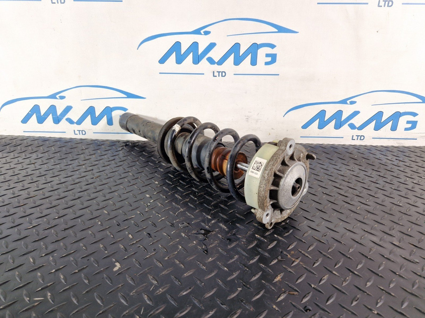 16-19 AUDI A4 B9 FRONT SHOCK ABSORBER FITS LEFT & RIGHT SIDES 8W0413031AA