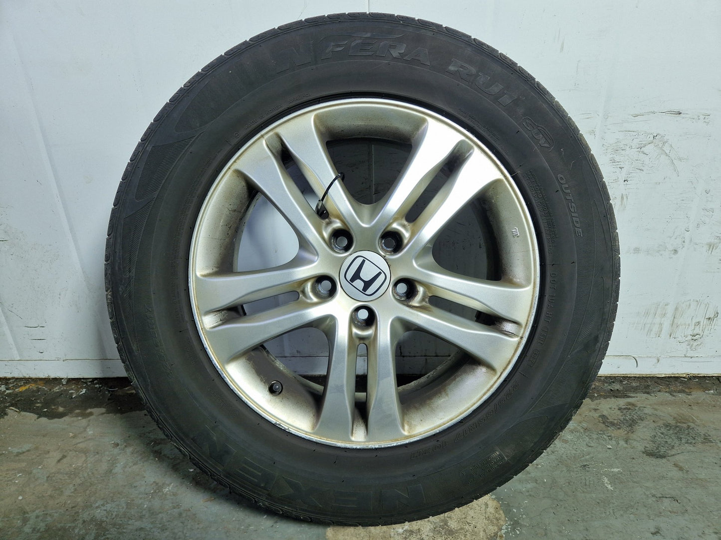 Honda CR-V MK3 FL (RE58) 17" Alloy Wheel with Tyre ~3mm 225/65/17