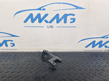 19-ON MERCEDES BENZ CLA C118 GENUINE EXTERIOR BRACKET A2475011000