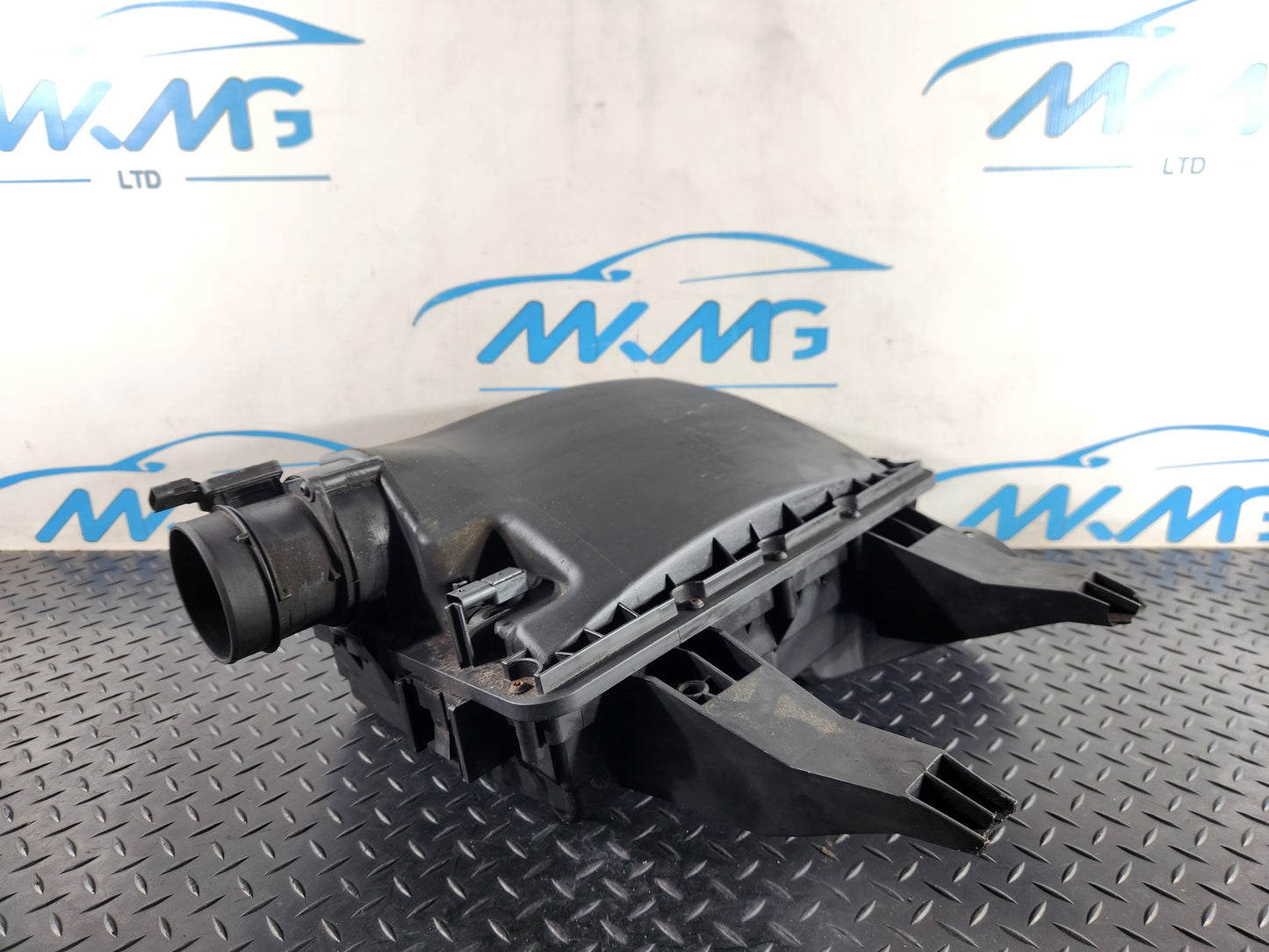 Mercedes-Benz Sprinter W907 Air Filter Box Housing A9075280000