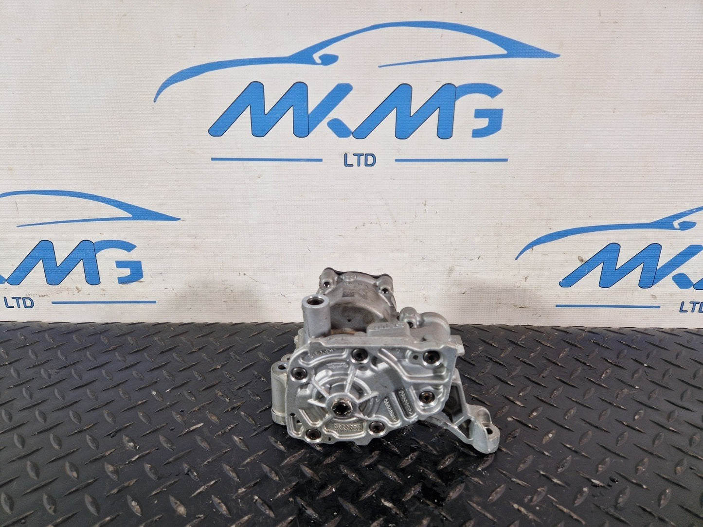 12-18 AUDI A6 C7 2.0 TDI DIESEL CGLC/CGL ENGINE OIL PUMP 04L145208J