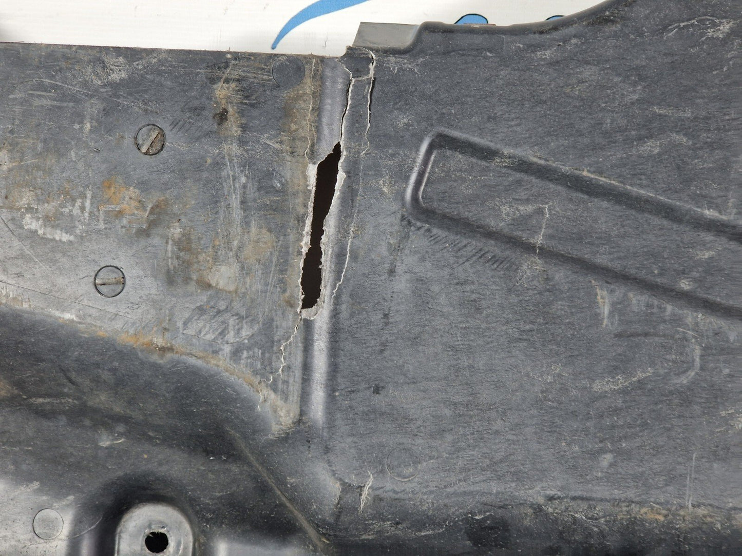 11-19 MERCEDES BENZ ML W166 RIGHT SIDE UNDERBODY COVER A1666805101 DAMAGED