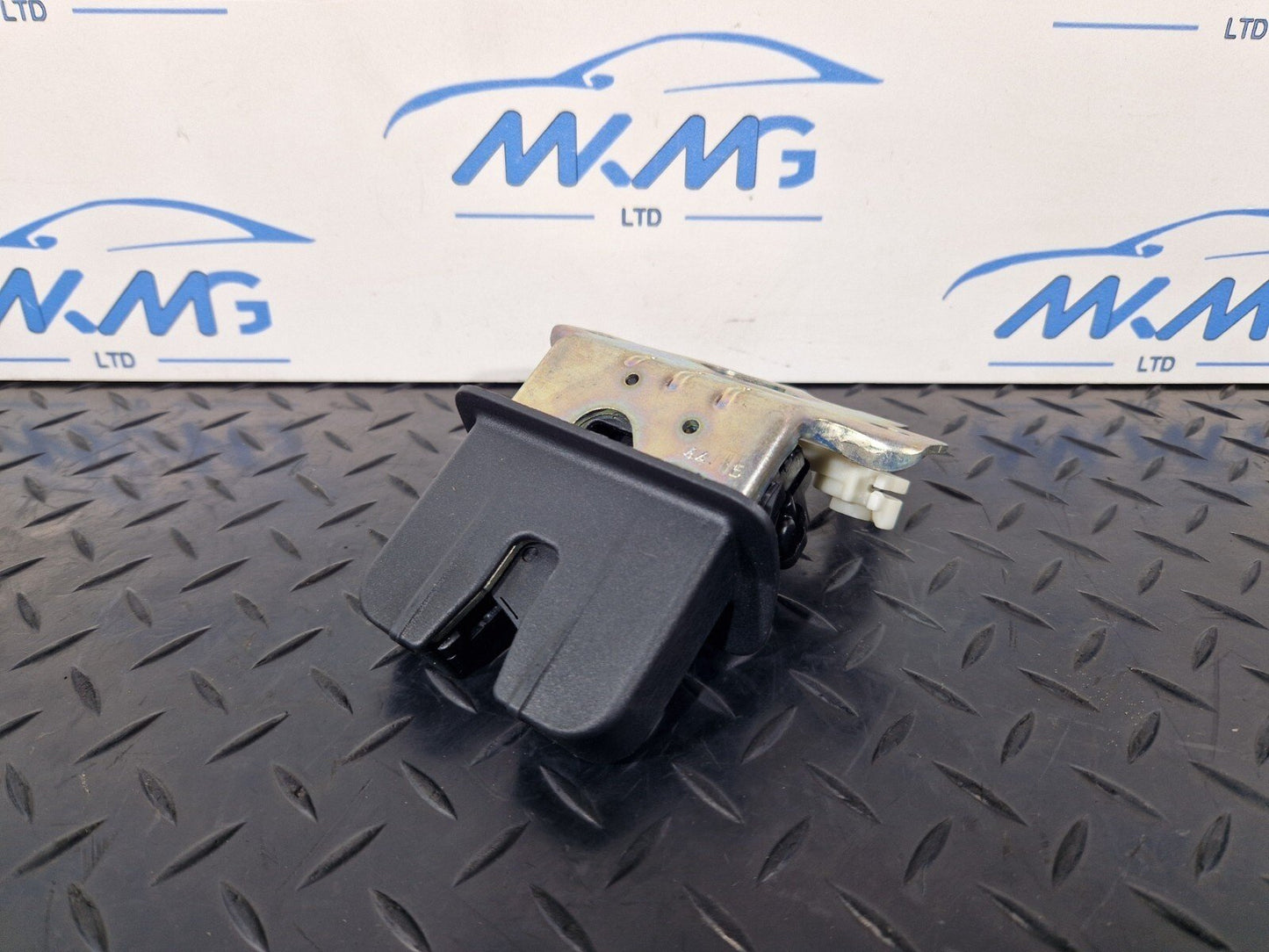 12-18 AUDI A6 C7 GENUINE TAILGATE LOCK MECHANISM OEM 3G0827503A