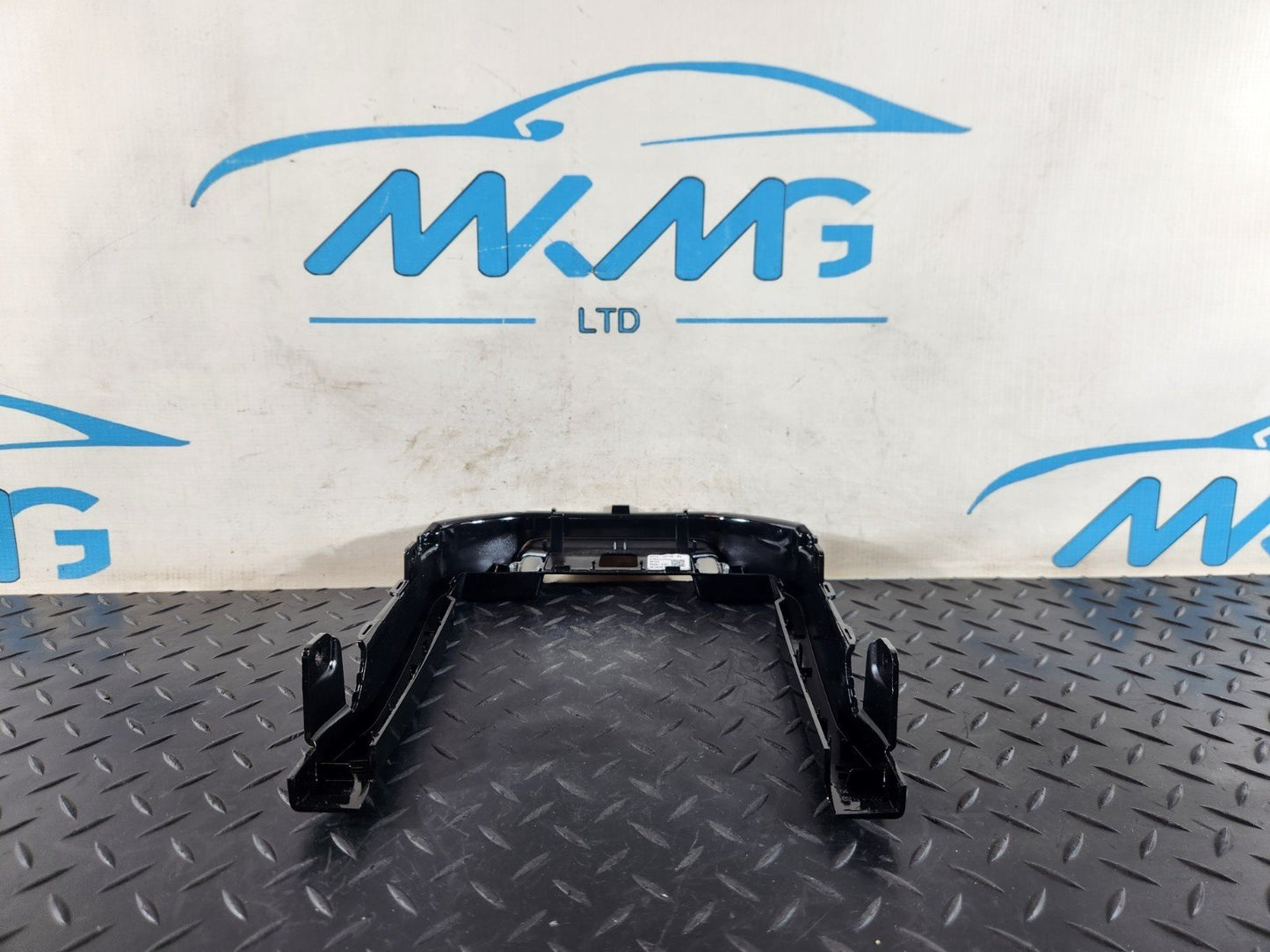 13-23 RANGE ROVER SPORT L494 CENTRE CONSOLE ARMREST SURROUND TRIM DPLA-15D100-BD